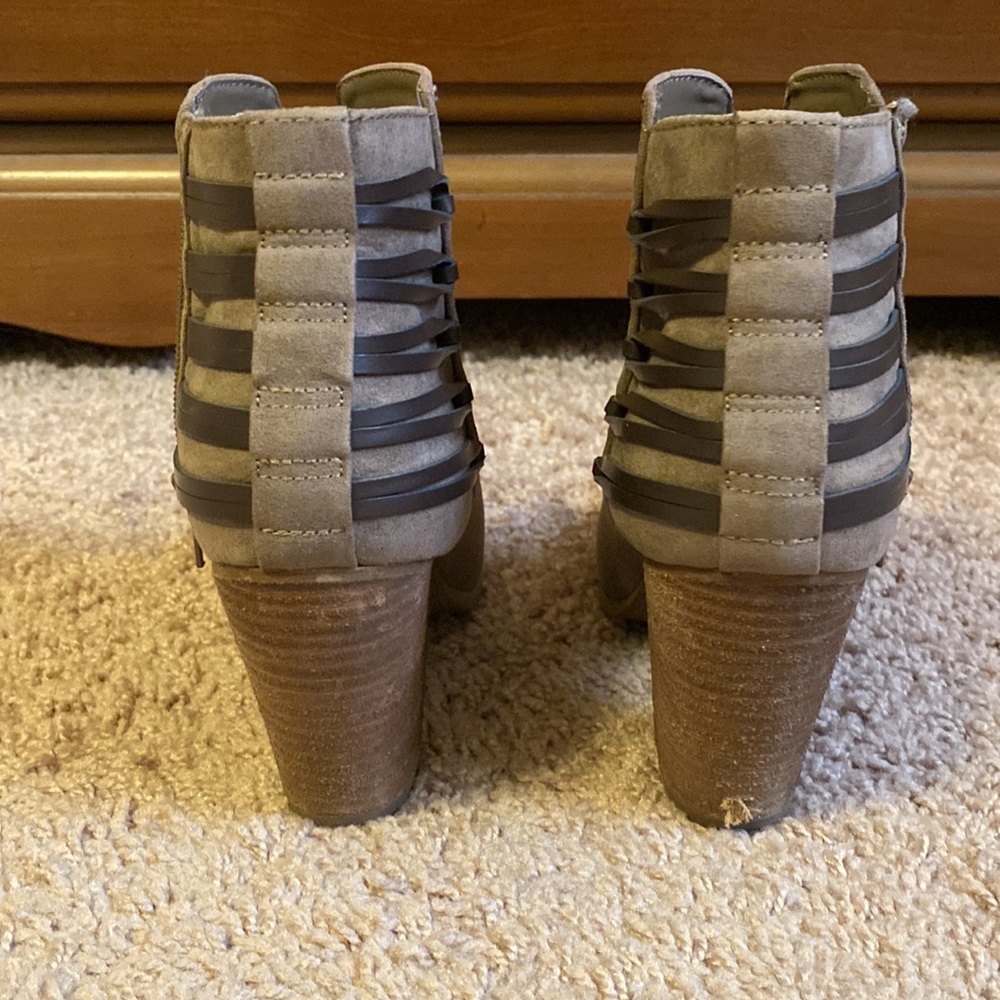 Heeled booties - Picture 4 of 11